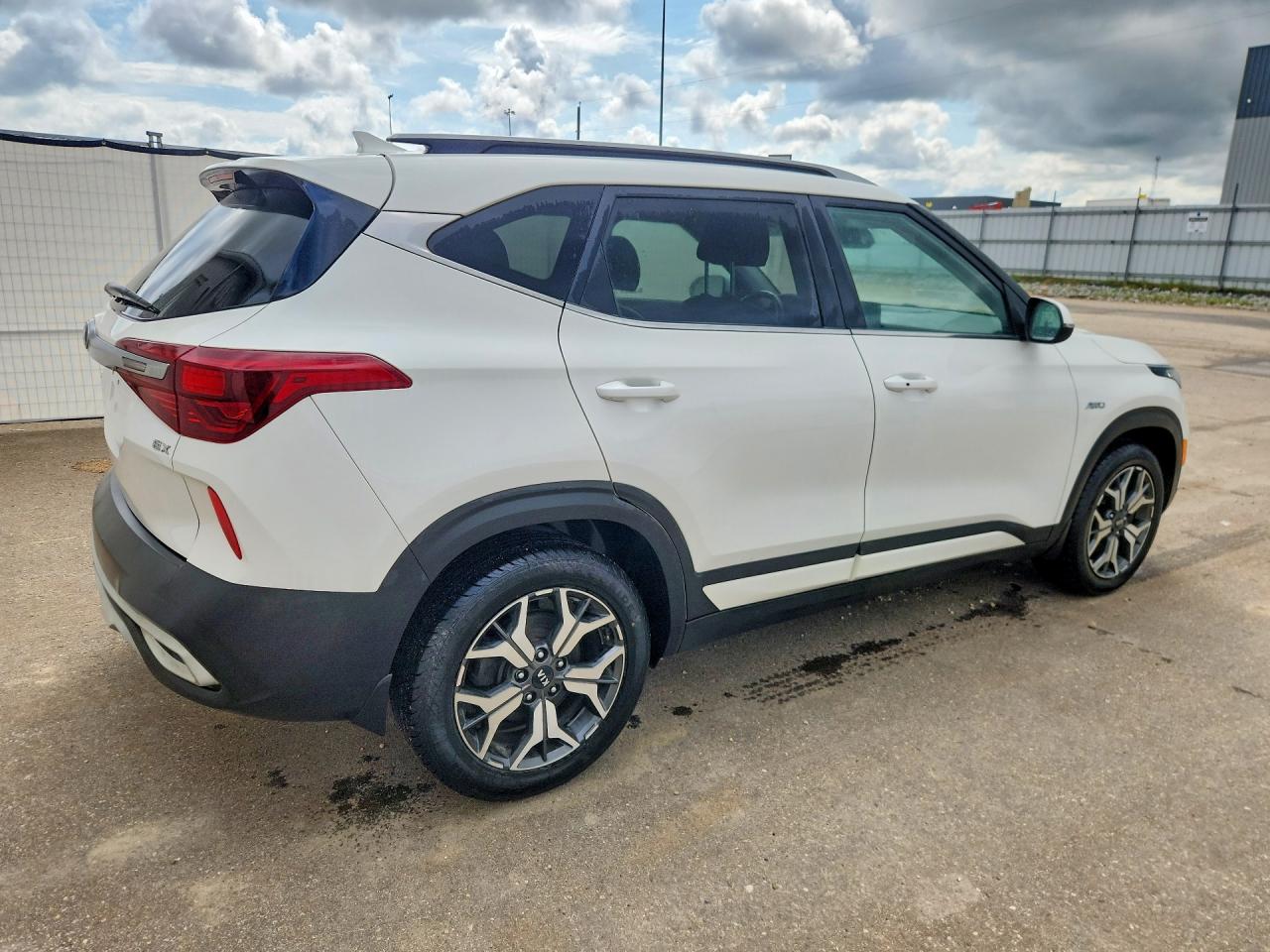 2021 KIA SELTOS EX