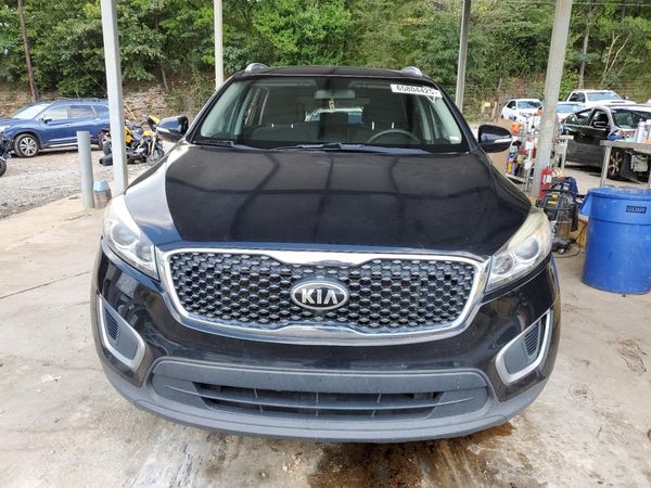 2016 KIA SORENTO L / LX