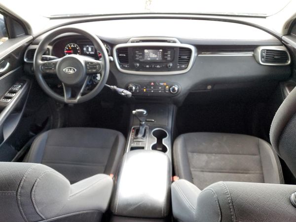 2016 KIA SORENTO L / LX