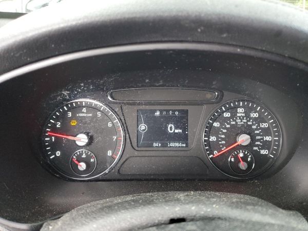 2016 KIA SORENTO L / LX