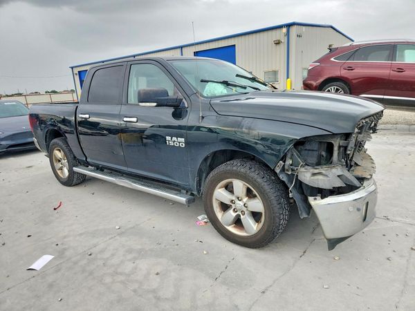 2017 RAM 1500 SLT