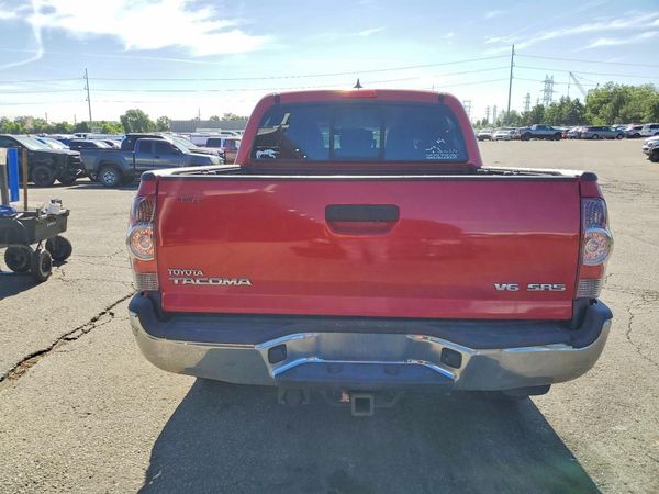 2015 TOYOTA TACOMA Delux Grade