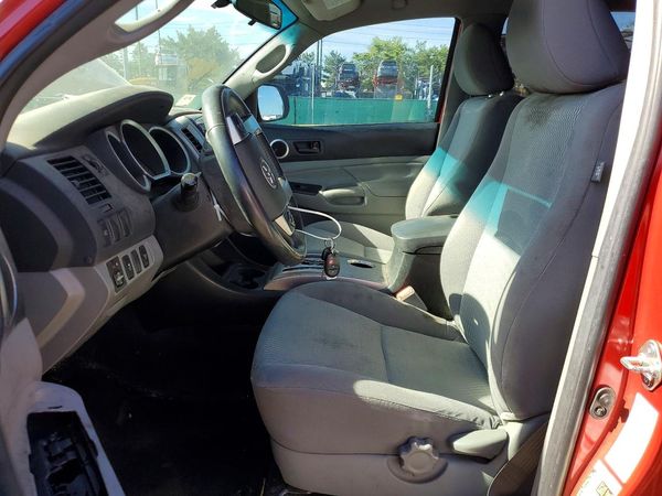 2015 TOYOTA TACOMA Delux Grade