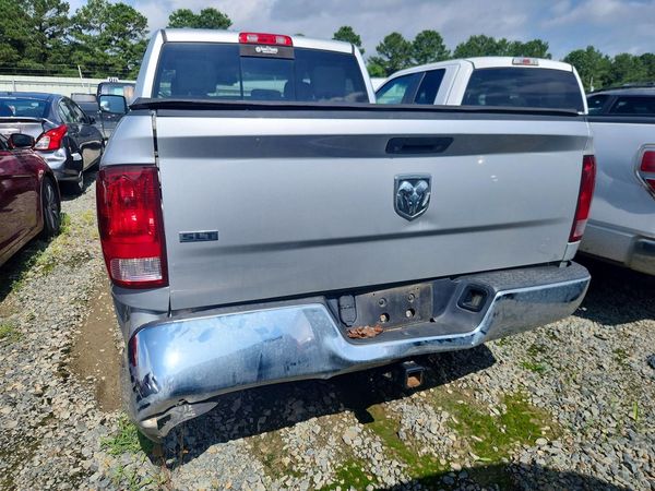 2013 RAM 1500 SLT CREW CAB 4X2