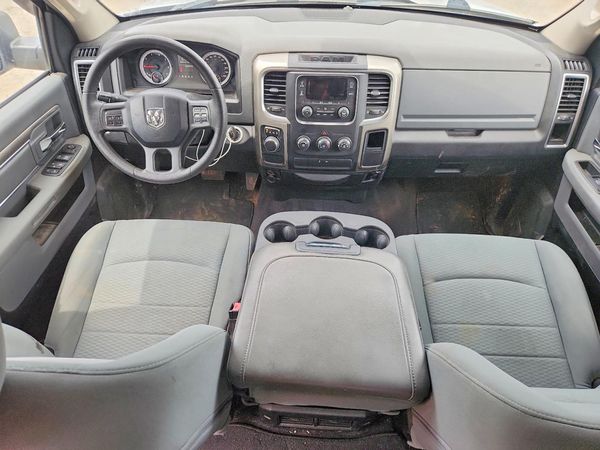 2013 RAM 1500 SLT CREW CAB 4X2