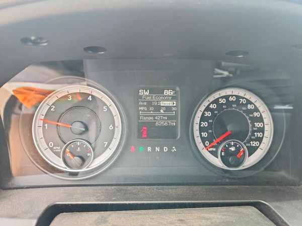 2013 RAM 1500 SLT CREW CAB 4X2