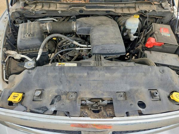 2013 RAM 1500 SLT CREW CAB 4X2