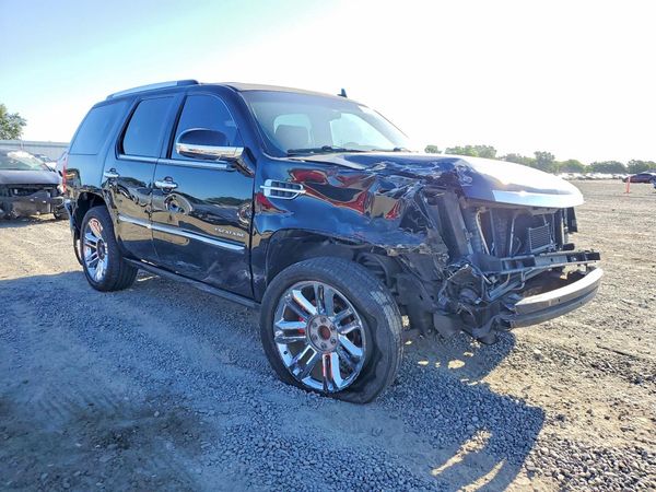 2013 CADILLAC ESCALADE Platinum