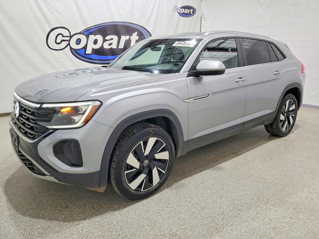 2024 VOLKSWAGEN ATLAS SE w/Technology — Front 3/4