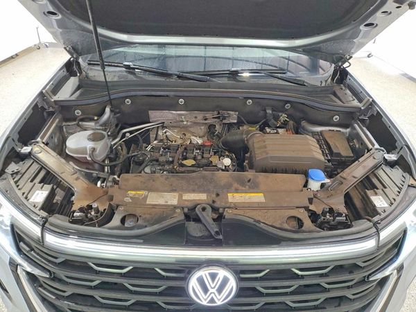2024 VOLKSWAGEN ATLAS SE w/Technology — Engine bay