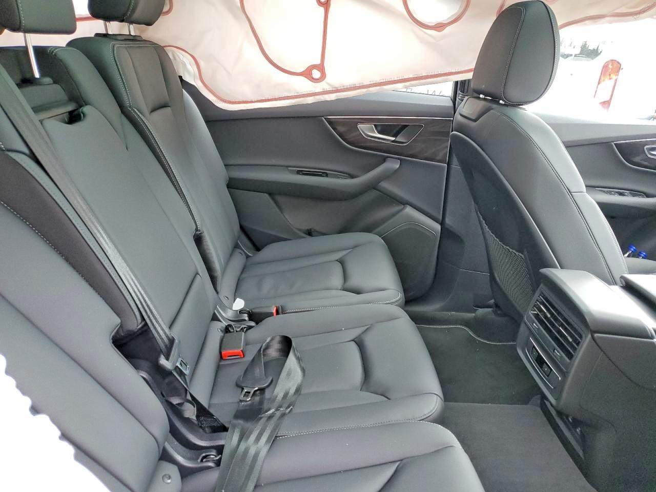 2026 AUDI Q7 quattro Premium