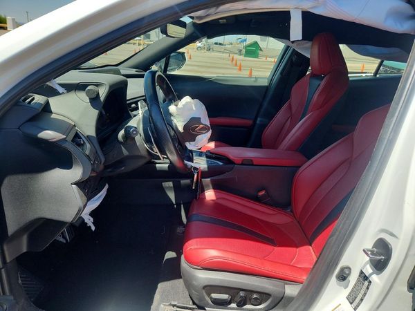 2019 LEXUS UX