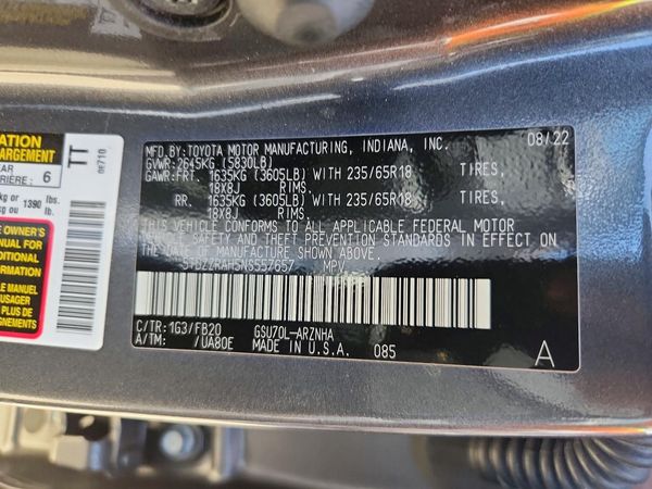 2022 TOYOTA HIGHLANDER LE