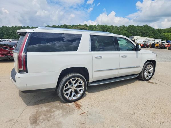 2017 CADILLAC ESCALADE ESV Luxury