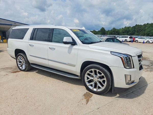 2017 CADILLAC ESCALADE ESV Luxury