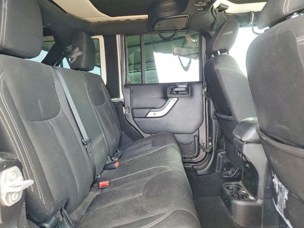 2017 JEEP WRANGLER UNLIMITED SAHARA 4X4