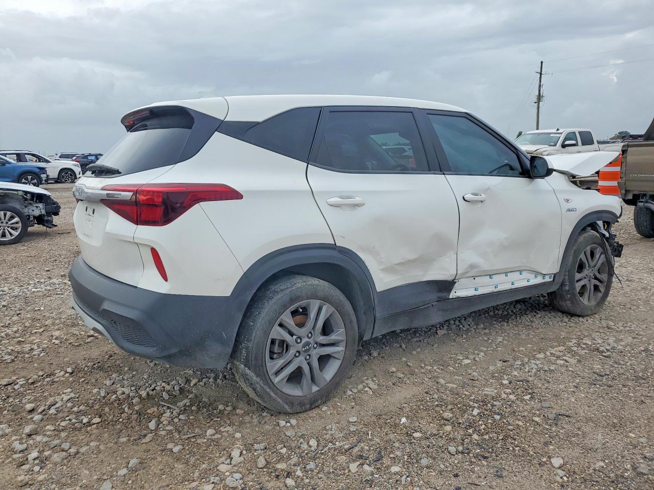 2023 KIA SELTOS LX