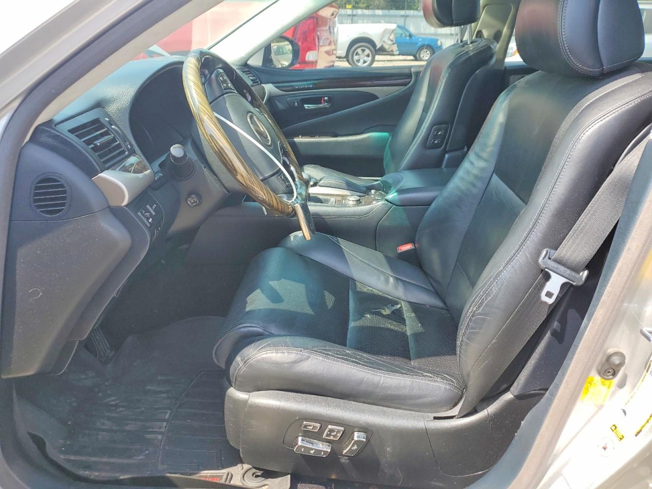 2013 LEXUS LS 460