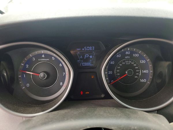 2014 HYUNDAI ELANTRA GLS (Middle)