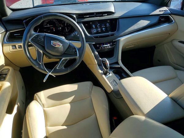 2017 CADILLAC XT5 Base