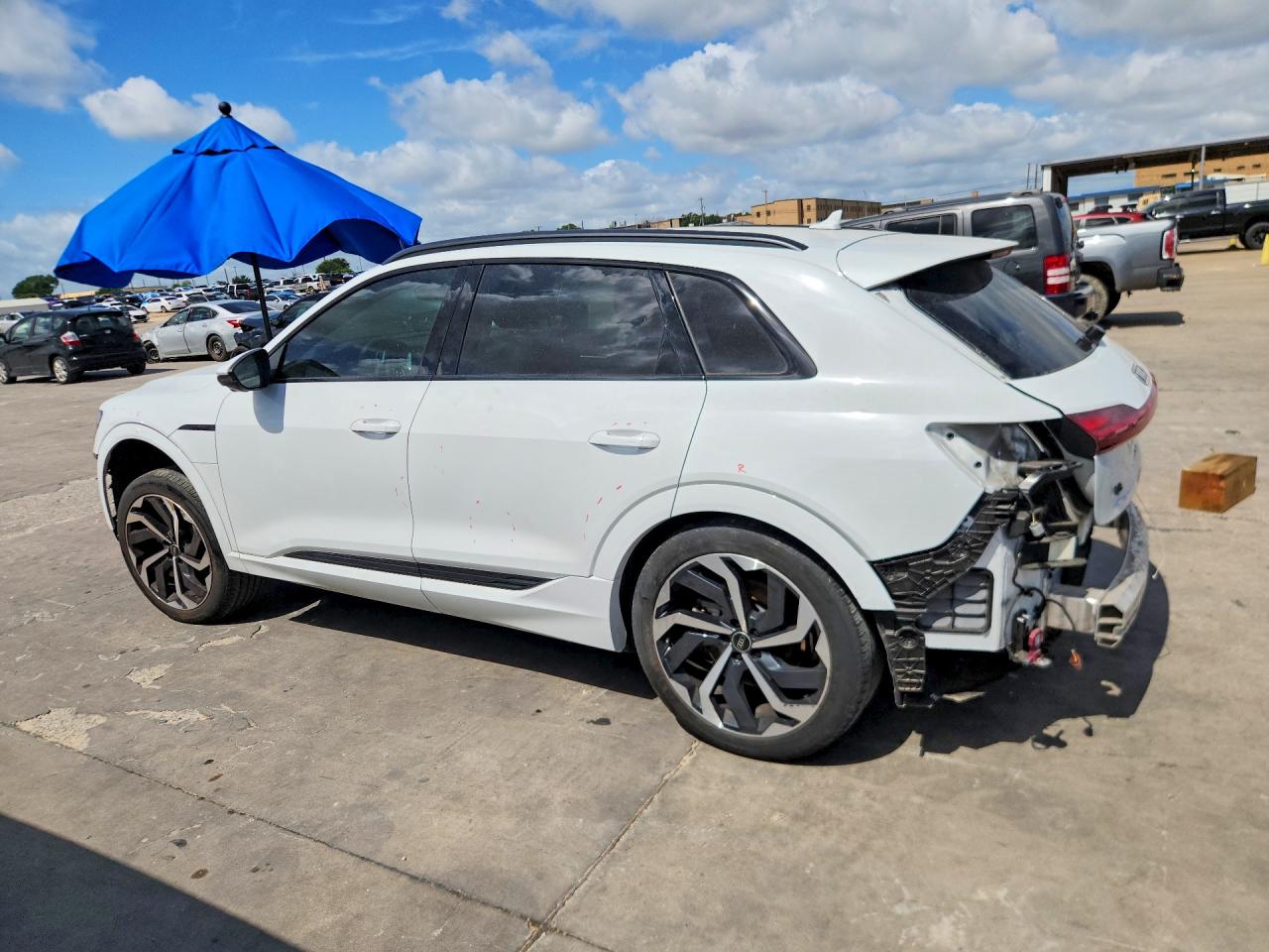 2024 AUDI Q8 E-TRON quattro Premium Plus