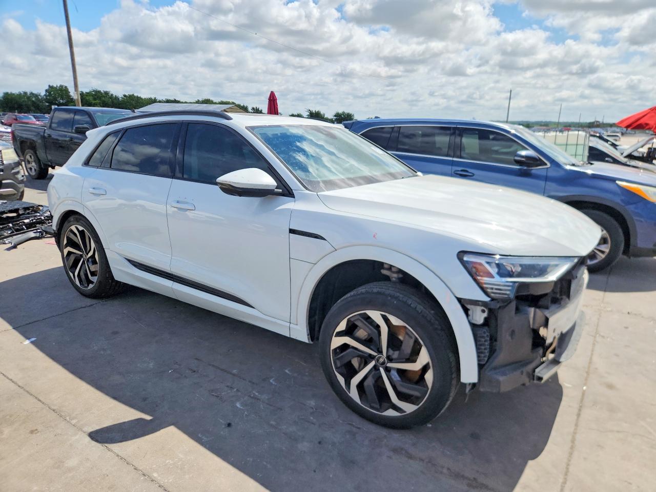 2024 AUDI Q8 E-TRON quattro Premium Plus