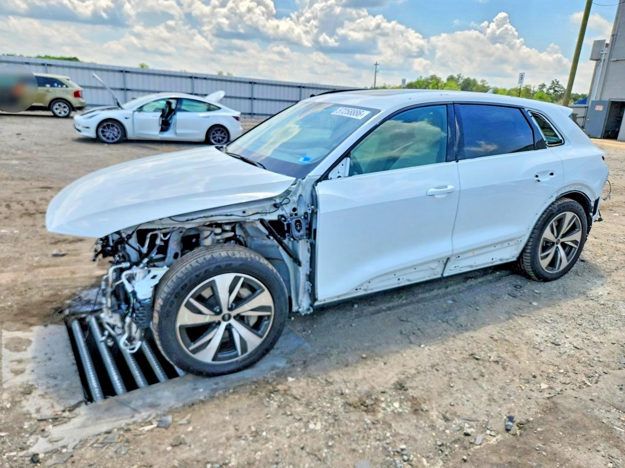 2024 AUDI Q8 E-TRON quattro Premium