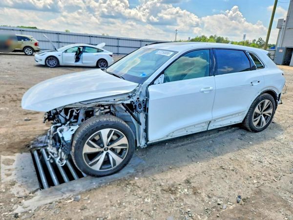 2024 AUDI Q8 E-TRON quattro Premium