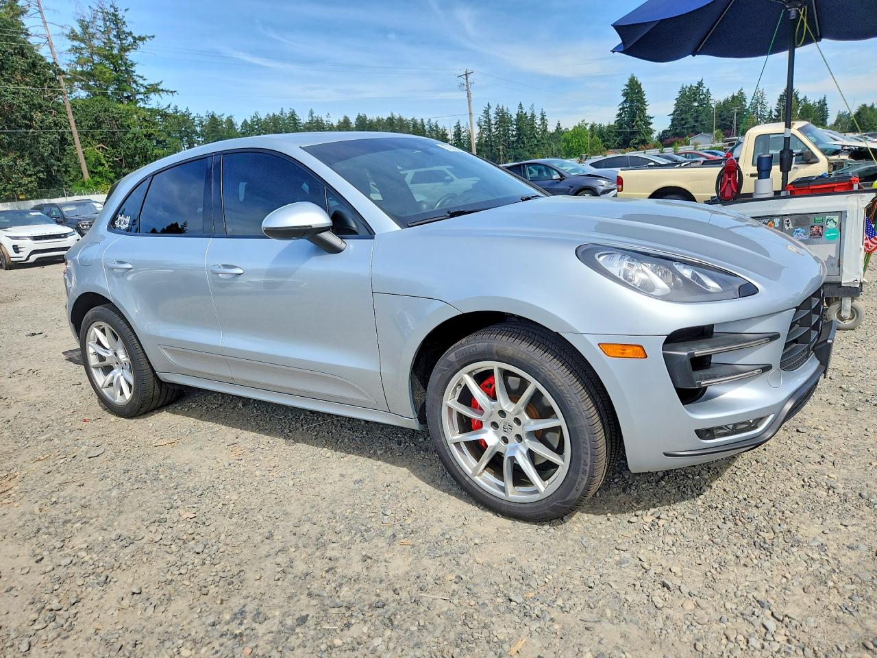 2015 PORSCHE MACAN