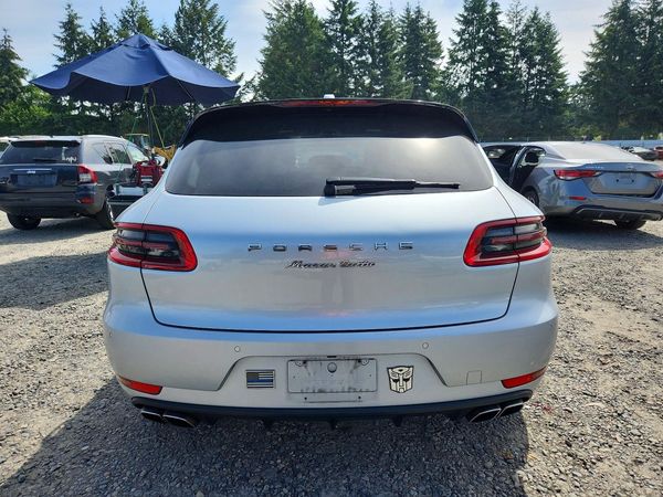 2015 PORSCHE MACAN