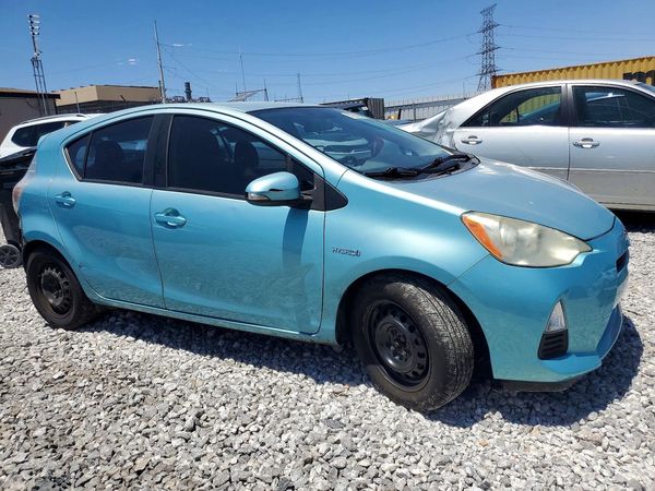 2012 TOYOTA PRIUS — Passenger 3/4