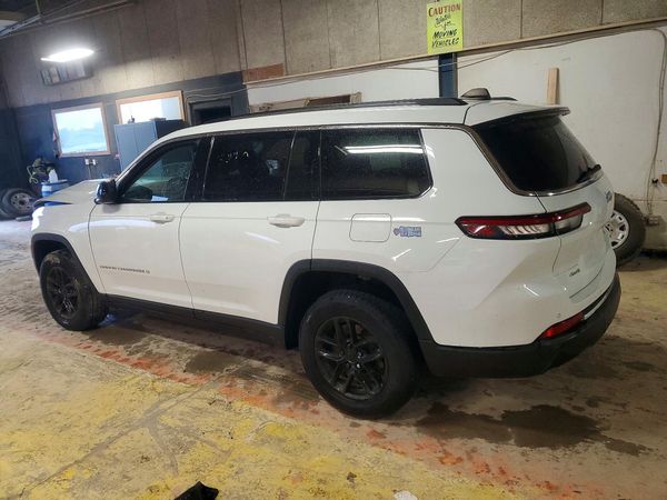 2023 JEEP GRAND CHEROKEE Laredo, Altitude