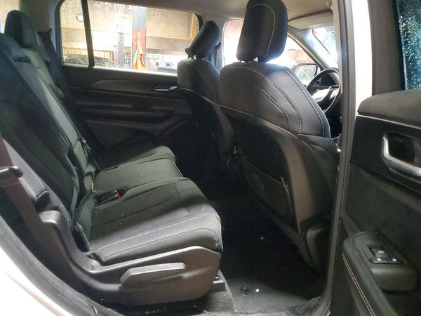 2023 JEEP GRAND CHEROKEE Laredo, Altitude
