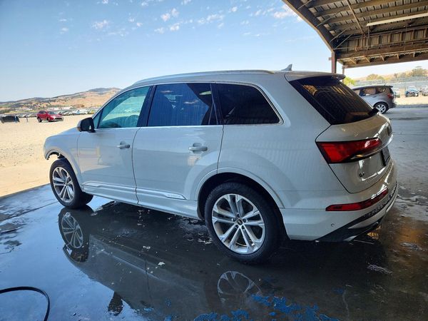 2025 AUDI Q7 quattro Premium Plus