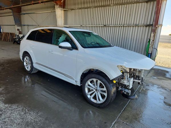 2025 AUDI Q7 quattro Premium Plus