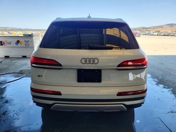 2025 AUDI Q7 quattro Premium Plus