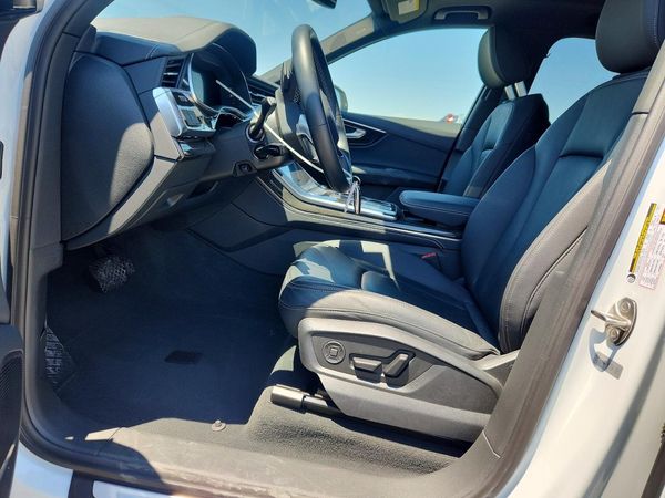 2025 AUDI Q7 quattro Premium Plus