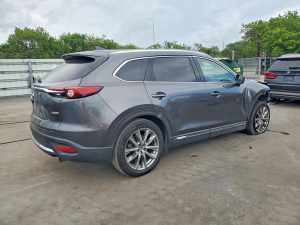2017 MAZDA CX-9 Signature