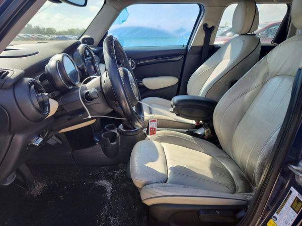 2016 MINI COOPER