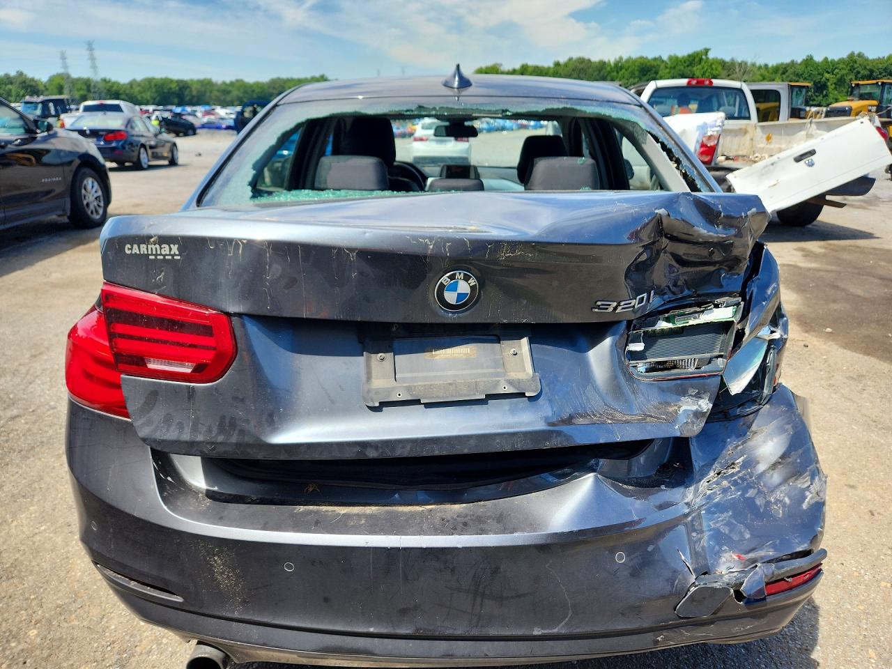 2017 BMW 320