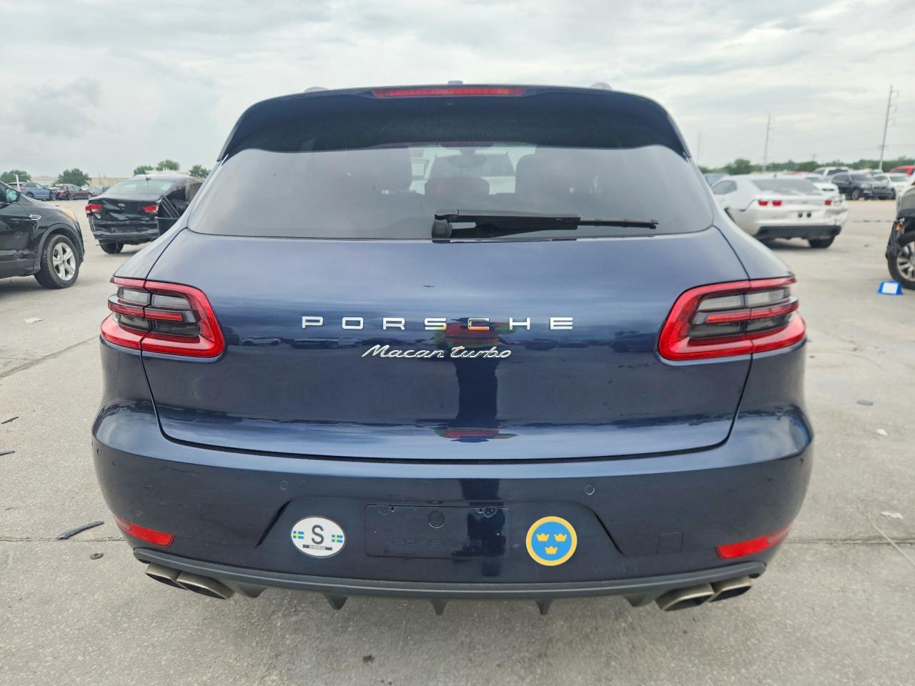 2015 PORSCHE MACAN
