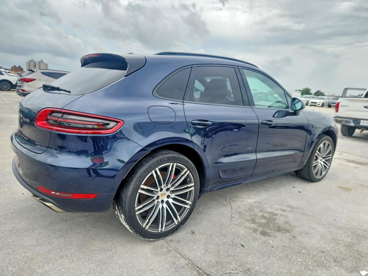 2015 PORSCHE MACAN