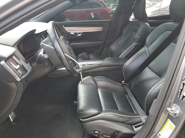 2020 VOLVO S90
