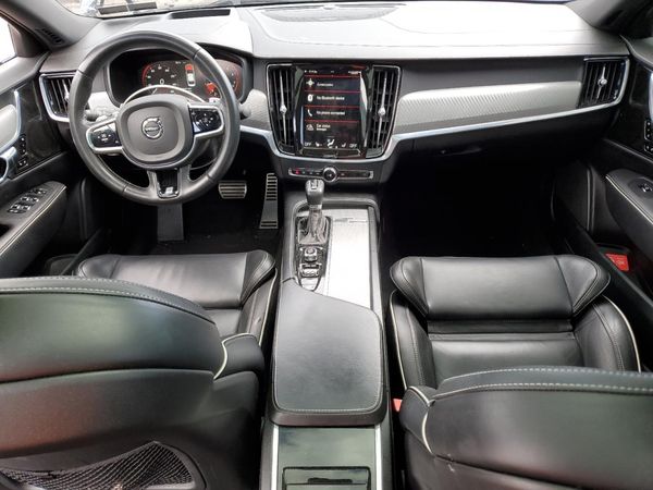 2020 VOLVO S90