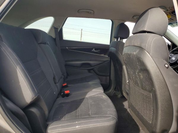 2018 KIA SORENTO L, LX