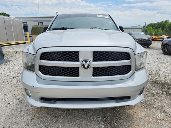 2013 RAM 1500 ST