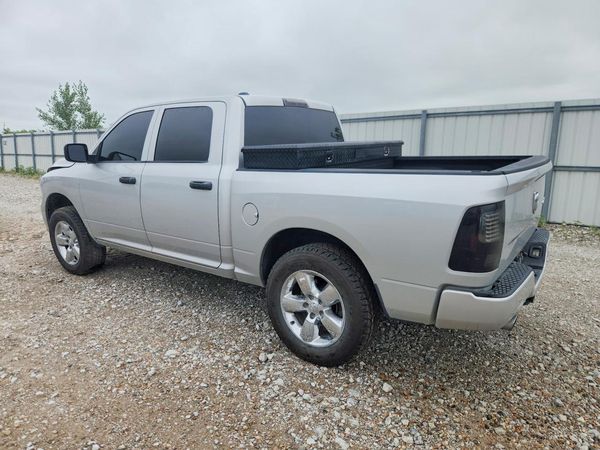 2014 RAM 1500 ST CREW CAB 4X4
