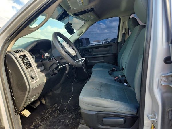 2014 RAM 1500 ST CREW CAB 4X4