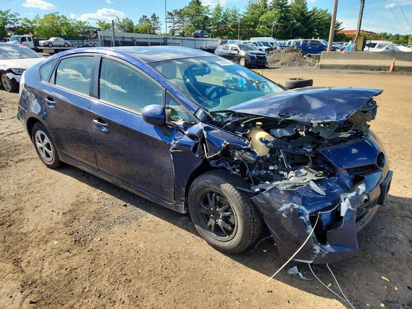 2014 TOYOTA PRIUS
