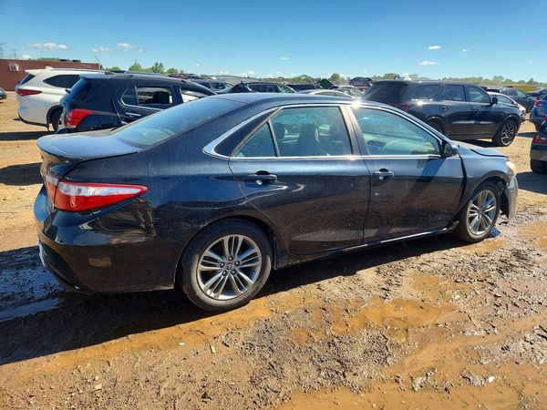 2015 TOYOTA CAMRY